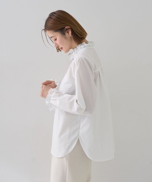 YECCA VECCA（イェッカヴェッカ）の「イージーケアフリルカラーシャツ（シャツ/ブラウス・レディース・ブルー系その他6/ネイビー/オフホワイト・FREE）」の5枚目の写真