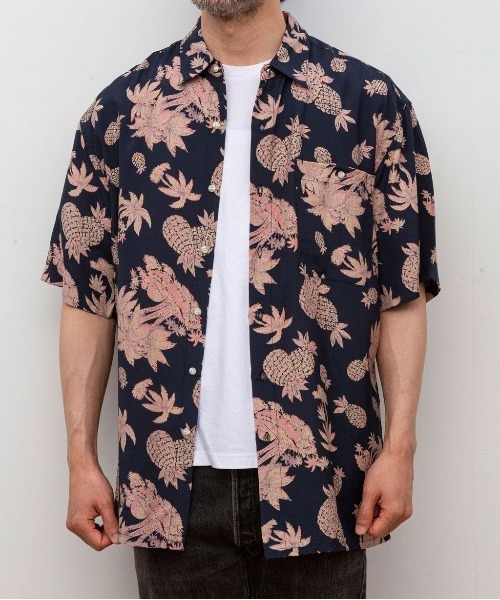 A blends（エイブレンズ）の「A blends パイナップルアロハシャツ（Tシャツ/カットソー・メンズ・オレンジ/ネイビー・MEDIUM/LARGE）」の4枚目の写真