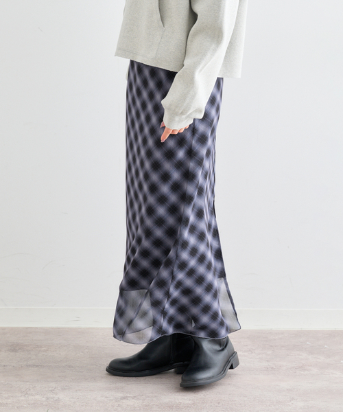 U by SPICK&SPAN（ユーバイスピックアンドスパン）の「シアーチェックタイトスカート（スカート・レディース・スカイブルー/ブラック・38/36）」の11枚目の写真