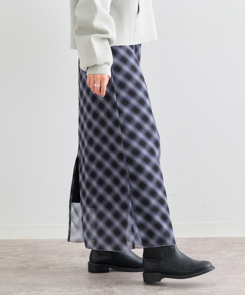 U by SPICK&SPAN（ユーバイスピックアンドスパン）の「シアーチェックタイトスカート（スカート・レディース・スカイブルー/ブラック・38/36）」の13枚目の写真