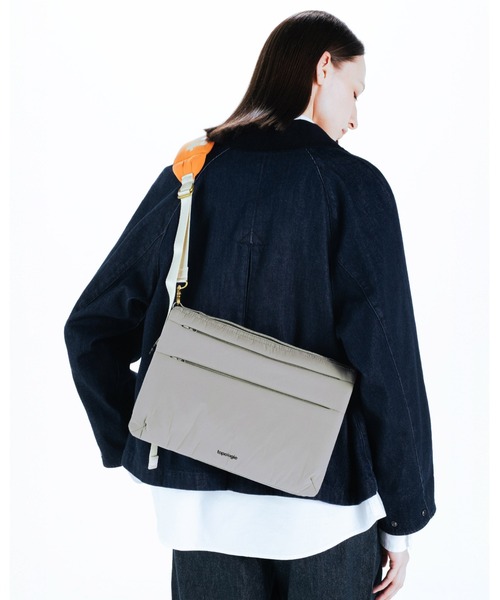 Topologie(トポロジー)の「Flat Sacoche Large(フラット サコッシュ ラージ)(ショルダーバッグ・レディース・モスグリーン・ONE SIZE)」の5枚目の写真