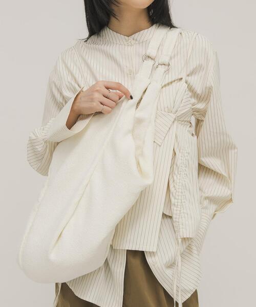 KBF（ケイビーエフ）の「パイル2WAYイージーBAG（トートバッグ・レディース・ネイビー/アイボリー・ONE）」の5枚目の写真