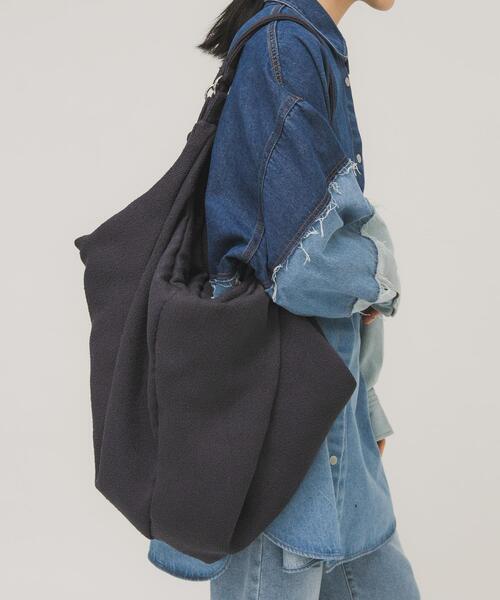 KBF（ケイビーエフ）の「パイル2WAYイージーBAG（トートバッグ・レディース・ネイビー/アイボリー・ONE）」の13枚目の写真