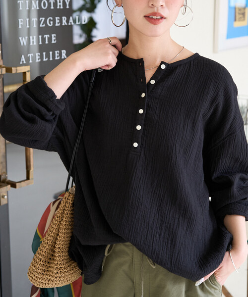 FREAK'S STORE(フリークスストア)の「限定展開 インド ダブルガーゼ ヘンリー ボタン ロングスリーブ(Tシャツ/カットソー・レディース・ブルー/ナチュラル/オリーブ/ブラック/ブラウン・フリ-)」の13枚目の写真
