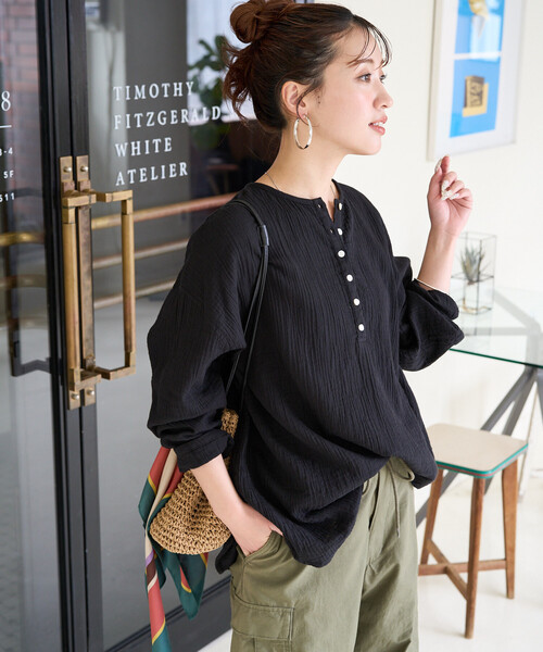 FREAK'S STORE(フリークスストア)の「限定展開 インド ダブルガーゼ ヘンリー ボタン ロングスリーブ(Tシャツ/カットソー・レディース・ブルー/ナチュラル/オリーブ/ブラック/ブラウン・フリ-)」の14枚目の写真