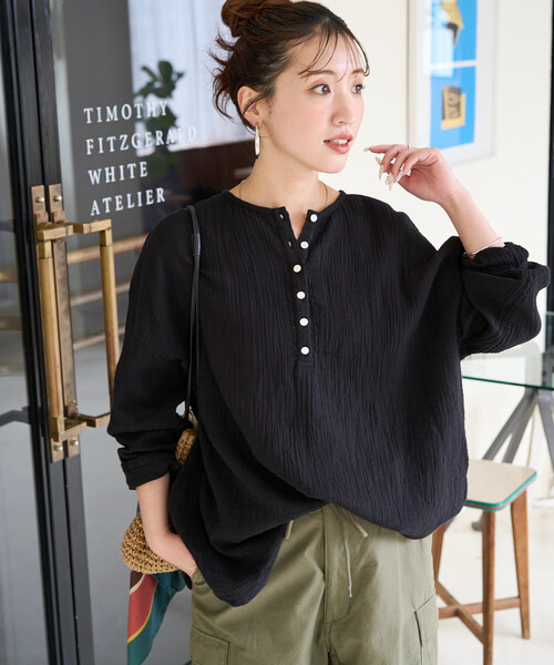 FREAK'S STORE(フリークスストア)の「限定展開 インド ダブルガーゼ ヘンリー ボタン ロングスリーブ(Tシャツ/カットソー・レディース・ブルー/ナチュラル/オリーブ/ブラック/ブラウン・フリ-)」の17枚目の写真