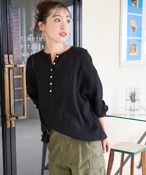 FREAK'S STORE(フリークスストア)の「限定展開 インド ダブルガーゼ ヘンリー ボタン ロングスリーブ(Tシャツ/カットソー・レディース・ブルー/ナチュラル/オリーブ/ブラック/ブラウン・フリ-)」の19枚目の写真