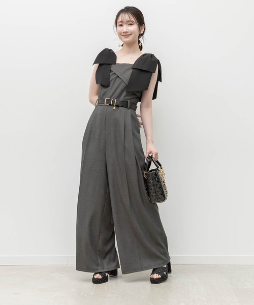 RANDA（ランダ）の「2WAY リボンショルダーロンパース（サロペット/オーバーオール・レディース・ベージュ/ネイビー/グレー・1/0）」の3枚目の写真