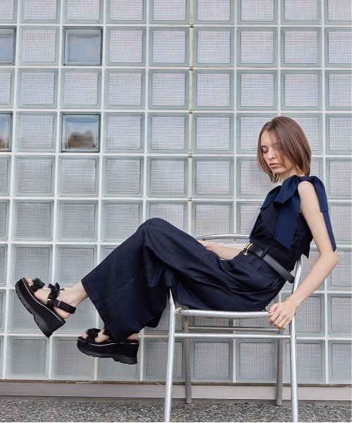 RANDA（ランダ）の「2WAY リボンショルダーロンパース（サロペット/オーバーオール・レディース・ベージュ/ネイビー/グレー・1/0）」の17枚目の写真