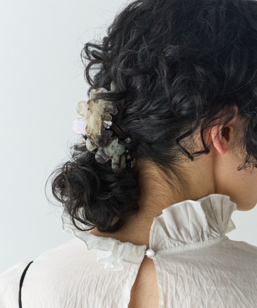 Libra Cue(リブラ キュー)の「ウェーブモチーフヘアクリップ(バレッタ/ヘアクリップ・レディース・ベージュ/ブラウン・FREE)」の7枚目の写真