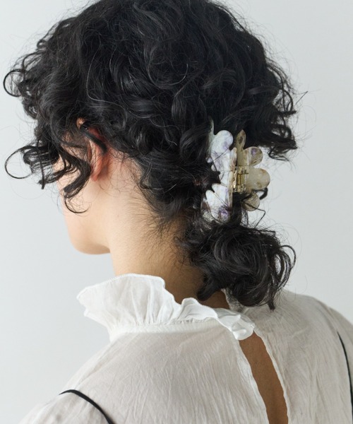 Libra Cue(リブラ キュー)の「ウェーブモチーフヘアクリップ(バレッタ/ヘアクリップ・レディース・ベージュ/ブラウン・FREE)」の8枚目の写真