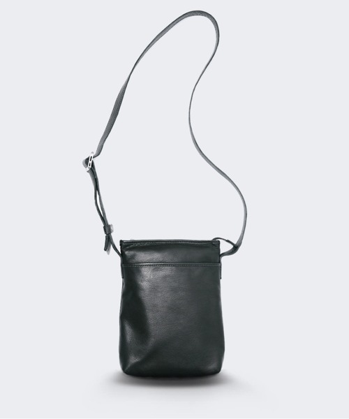 aniary（アニアリ）の「ショルダーバッグ（リアリティレザー）（ショルダーバッグ・メンズ・ブラック/チャコールグレー・FREE）」の2枚目の写真