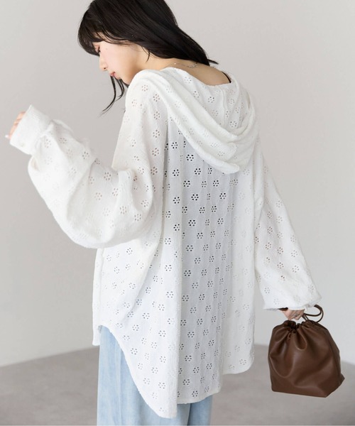 pocket(ポケット)の「フード付きオーバーサイズシャツ(シャツ/ブラウス・レディース・オフホワイト/ブルー/ブラック/イエロー・FREE)」の22枚目の写真