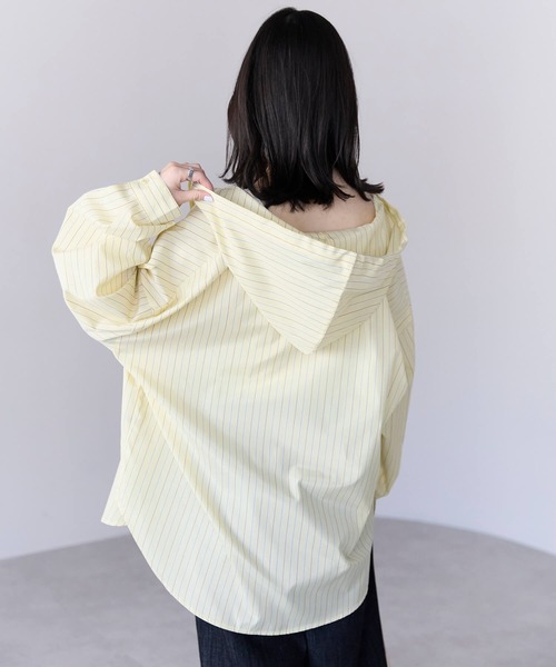 pocket(ポケット)の「フード付きオーバーサイズシャツ(シャツ/ブラウス・レディース・オフホワイト/ブルー/ブラック/イエロー・FREE)」の12枚目の写真