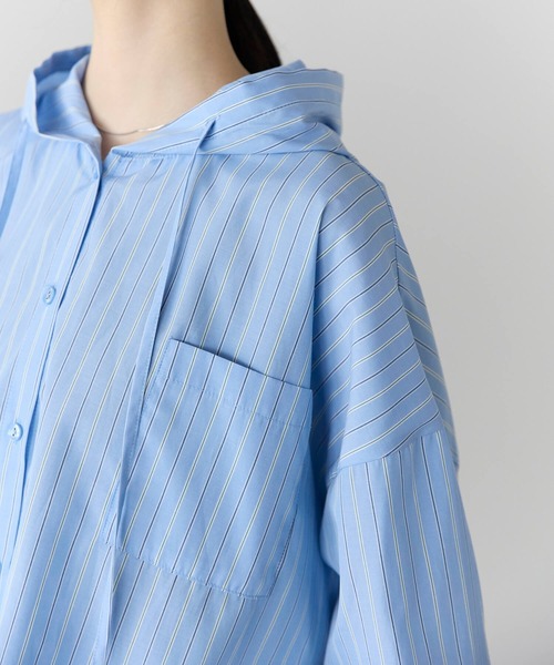 pocket(ポケット)の「フード付きオーバーサイズシャツ(シャツ/ブラウス・レディース・オフホワイト/ブルー/ブラック/イエロー・FREE)」の7枚目の写真