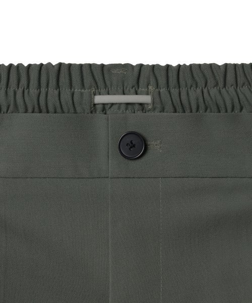 MUSINSA STANDARD KIDS（ムシンサスタンダードキッズ）の「テーパードバンディングスラックス [ライトカーキ]（その他パンツ・レディース・その他・150/130/140/120）」の5枚目の写真
