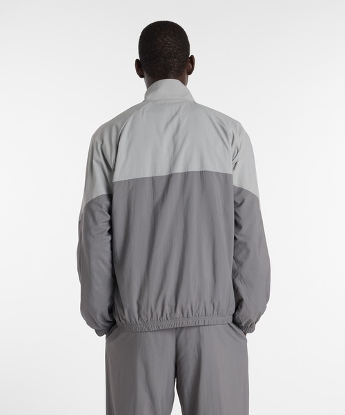 NEW BALANCE(ニューバランス)の「スポーツレガシージャケット(ナイロンジャケット・メンズ・ダークグレー/ネイビー・SMALL/MEDIUM/LARGE/X-LARGE/XX-LARGE)」の4枚目の写真