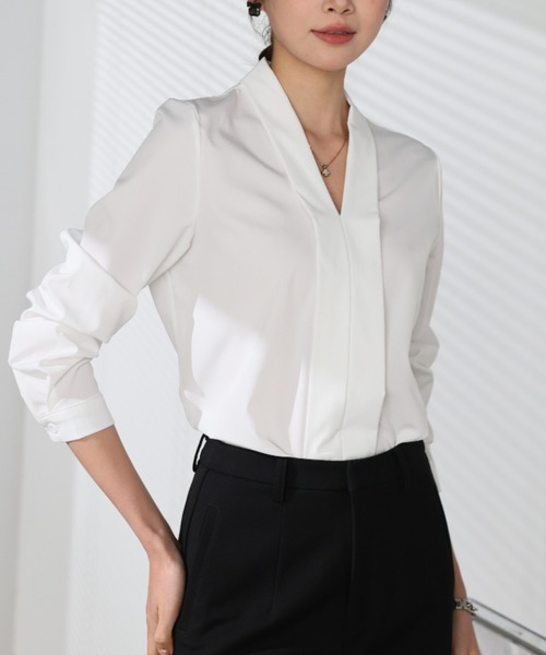 shoppinggo(ショッピングゴー)の「シャツ Vネック ブラウス トップス ロング 襟付き シャツブラウス 長袖 おしゃれ(シャツ/ブラウス・レディース・ホワイト/ホワイト系その他・M/L)」の1枚目の写真
