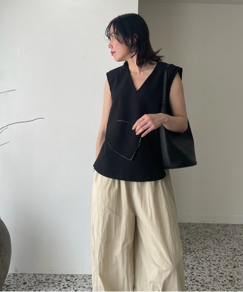 Henon.(ヘノン)の「ドッキングVネックトップス(Tシャツ/カットソー・レディース・クリーム/ブラック・F)」の13枚目の写真