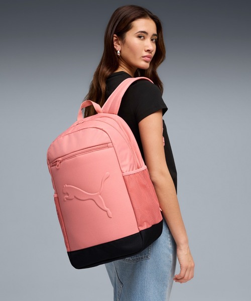PUMA（プーマ）の「PUMA プーマ ユニセックス プーマ バズ バックパック 28L（バックパック/リュック・メンズ・ピンク系その他4/ブルー/グリーン系その他・フリー）」の2枚目の写真