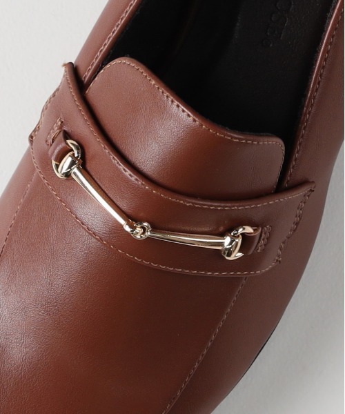 Right-on（ライトオン）の「【HONEYSUCKLE ROSE】ビット付き2WAYローファー (知的なアクセント / スクエアトゥ / リラックス / オフィスカジュアル)（ローファー・レディース・ブラック/ブラウン・S/M/L）」の7枚目の写真