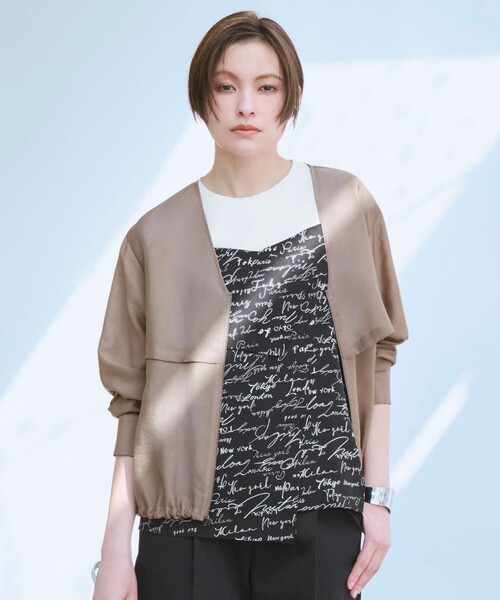 ICB（アイシービー）の「【WEB限定カラーあり】 リヨセルナイロンワッシャー Vネックブルゾン（ブルゾン・レディース・ネイビー系/黄土色系/サックスブルー系/ライトイエロー系・0/2/4/6）」の2枚目の写真