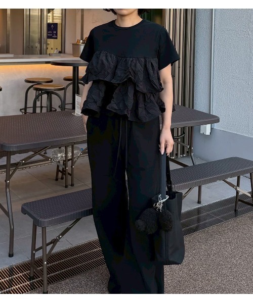 LE CIEL BLEU（ルシェルブルー）の「SS Tシャツw/ラッフルヘム / SS T-Shirt w/ Ruffled Hem（Tシャツ/カットソー・レディース・ブラック/ホワイト/ネイビー・36）」の2枚目の写真