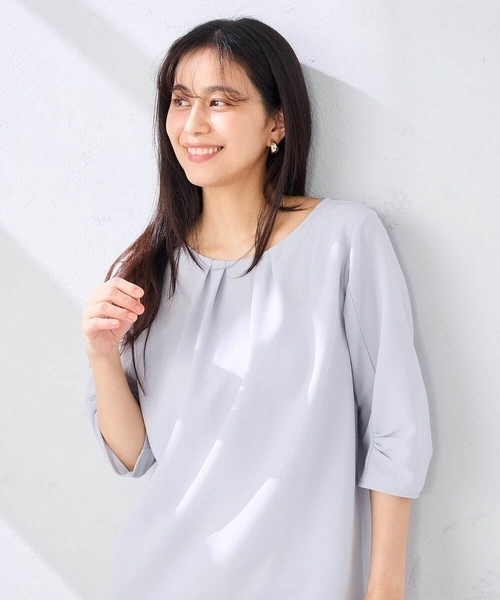a.v.v(アーヴェヴェ)の「【WEB限定/洗える】タックスリーブカットソー(Tシャツ/カットソー・レディース・ネイビー/ダークインディゴブルー・38/40)」の2枚目の写真