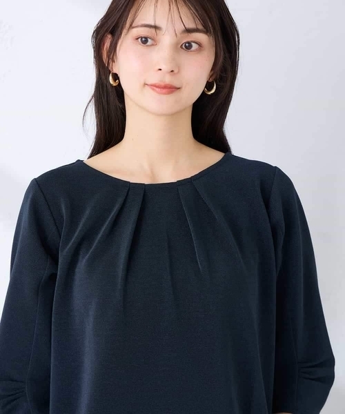 a.v.v(アーヴェヴェ)の「【WEB限定/洗える】タックスリーブカットソー(Tシャツ/カットソー・レディース・ネイビー/ダークインディゴブルー・38/40)」の4枚目の写真