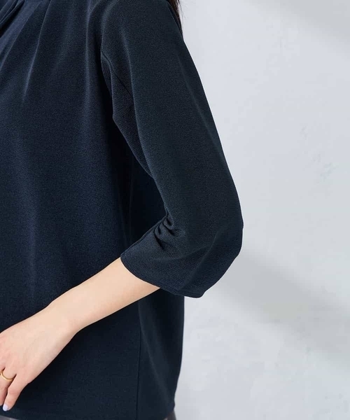 a.v.v(アーヴェヴェ)の「【WEB限定/洗える】タックスリーブカットソー(Tシャツ/カットソー・レディース・ネイビー/ダークインディゴブルー・38/40)」の5枚目の写真