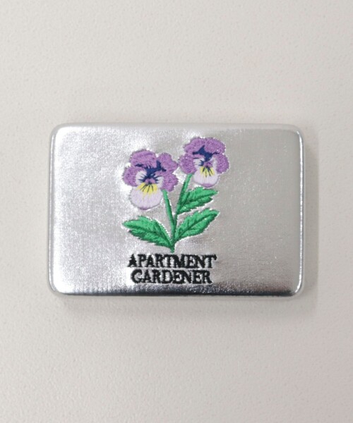 fredy emue（フレディエミュ）の「【JOli JOli/ジョリジョリ】刺しゅうスクエアケース（ポーチ・レディース・ライトブルー/ブラウン/シルバー・FREE）」の14枚目の写真