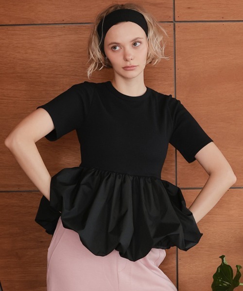 pufe(ピュフェ)の「【カップ付き/ドッキング/ペプラム】【pufe】カップ付きバルーンTシャツ 半袖 バイカラー ブラトップ 重ね着(Tシャツ/カットソー・レディース・ブラック×ホワイト/ホワイト/ブラック・ONE SIZE)」の2枚目の写真