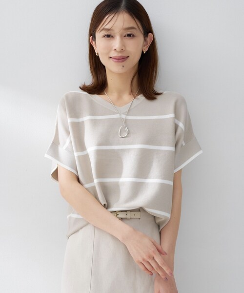 UNTITLED(アンタイトル)の「【古畑星夏さん着用/11色展開/体型カバー】前後2WAYフレンチスリーブニット(ニット/セーター・レディース・ナチュラル/カーキ系2/ブルーグリーン/ネイビー系4/ピンク系/ネイビー/ベージュ系その他6/ホワイト系7/カーキ/ライトオレンジ系/パープル・00/02/04/44/48)」の19枚目の写真