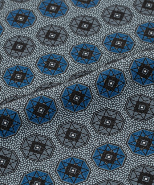 LAD MUSICIAN（ラッドミュージシャン）の「SILKY SATIN INKJET OCTAGON BIG SHIRT（シャツ/ブラウス・メンズ・ワイン/グレー系・46/44/42）」の7枚目の写真