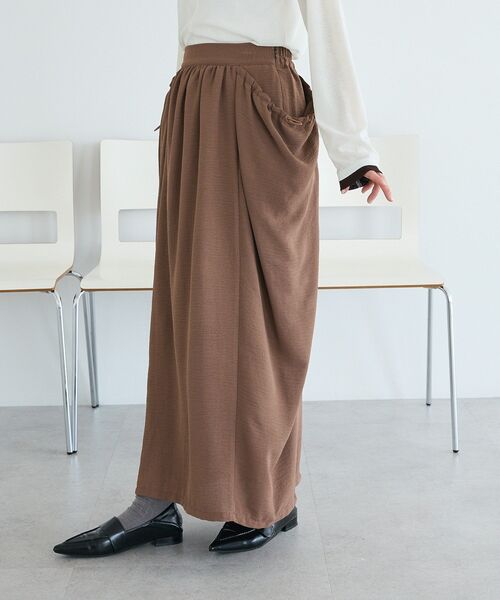 CRAFT STANDARD BOUTIQUE(クラフトスタンダードブティック)の「ドレープポケットデザインスカート(スカート・レディース・ブラウン/ベージュ/ブラック・L/M)」の13枚目の写真