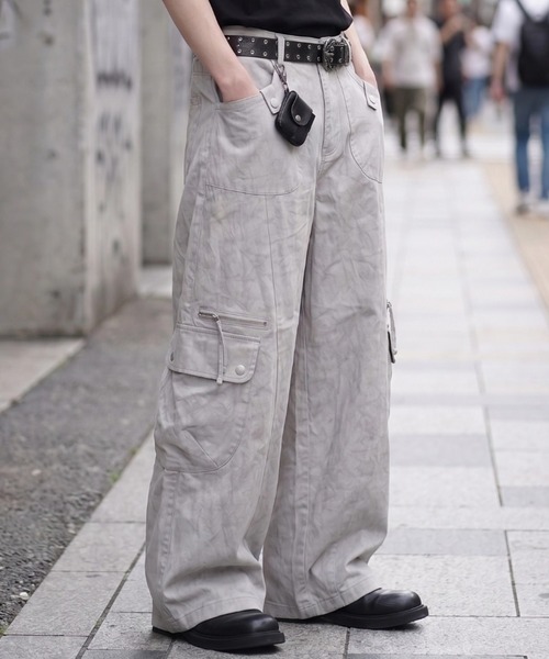 ARULE(アルール)の「A'GEM/9 × .kom 『ARULE/アルール』CURVED CARGO DENIM PANTS/カーブドカーゴデニムパンツ(カーゴパンツ・レディース・グレー/ブラック・L)」の3枚目の写真