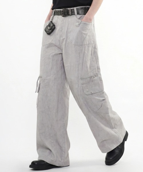 ARULE(アルール)の「A'GEM/9 × .kom 『ARULE/アルール』CURVED CARGO DENIM PANTS/カーブドカーゴデニムパンツ(カーゴパンツ・レディース・グレー/ブラック・L)」の4枚目の写真