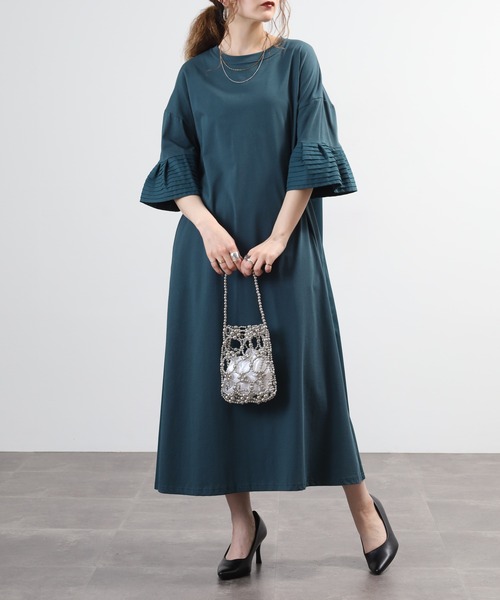 EGLANTINE（エグランティーヌ）の「EGLANTINE フレアスリーブカットソーワンピース（ワンピース・レディース・カーキ/ブラック/ブルーグリーン・40）」の2枚目の写真
