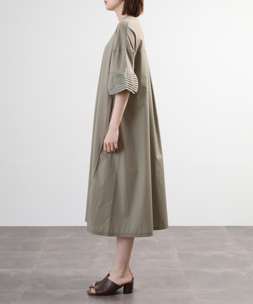 EGLANTINE（エグランティーヌ）の「EGLANTINE フレアスリーブカットソーワンピース（ワンピース・レディース・カーキ/ブラック/ブルーグリーン・40）」の20枚目の写真