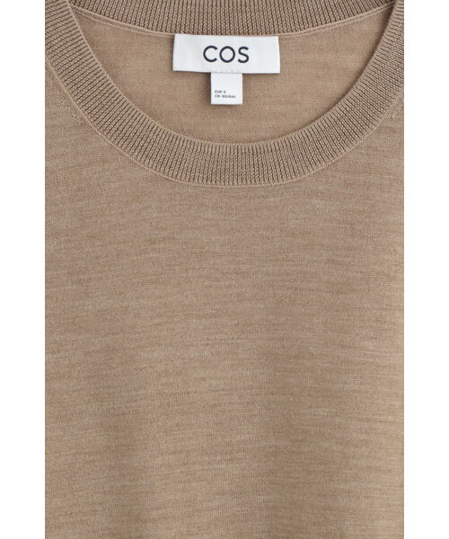 COS(コス)の「メリノウールニットシャツ(Tシャツ/カットソー・レディース・ネイビー/ライトブラウン・XS/L/XL/S/M)」の15枚目の写真
