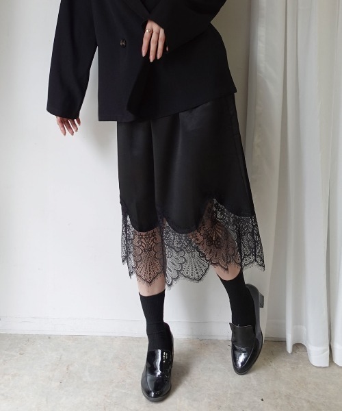 CORNERS(コーナーズ)の「サテン裾レースミディスカート(スカート・レディース・ブラック/アイボリー/ライトグレー・M)」の18枚目の写真