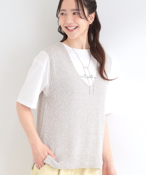 SHOO・LA・RUE(シューラルー)の「【2点セット/S-LL】ニットベスト&ロゴTシャツSET(その他トップス・レディース・ライトブルー/オフホワイト/ライトグレー・04/03/02/01)」の2枚目の写真