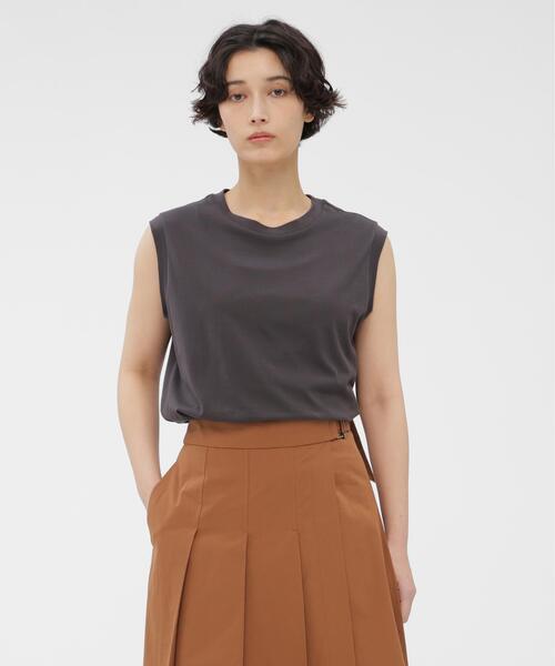 MARGARET HOWELL（マーガレットハウエル）の「PLAIN COTTON JERSEY TOP（Tシャツ/カットソー・レディース・ホワイト/グレー系その他3・2）」の2枚目の写真