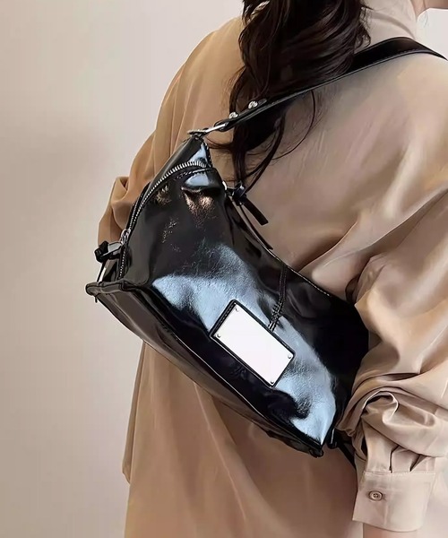 c.u.l(シーユーエル)の「エナメル調 ジップデザイン ショルダーバッグ cula1526(ショルダーバッグ・レディース・ホワイト/シルバー/レッド/ブラック・FREE)」の6枚目の写真