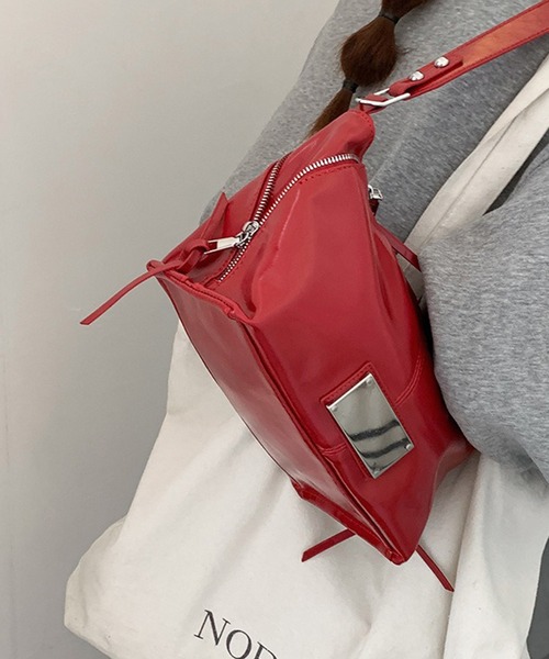 c.u.l(シーユーエル)の「エナメル調 ジップデザイン ショルダーバッグ cula1526(ショルダーバッグ・レディース・ホワイト/シルバー/レッド/ブラック・FREE)」の16枚目の写真
