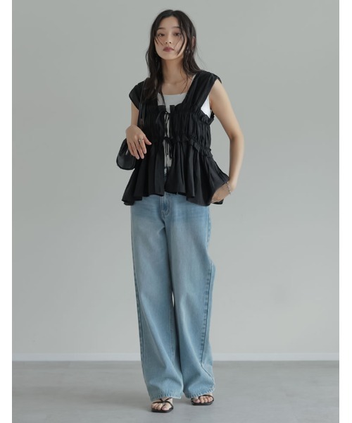 Re:EDIT（リエディ）の「[2026 SUMMER COLLECTION]ナイロンレーヨンワッシャーギャザーリボン2WAYビスチェ（ベスト・レディース・ブラウン/ブラック/アイボリー・FREE）」の4枚目の写真