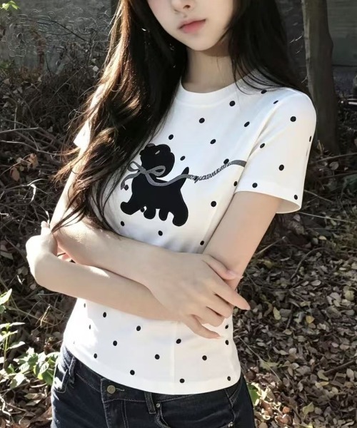 Achic(アシック)の「ドット柄 犬刺繍 コンパクトTシャツ(Tシャツ/カットソー・レディース・ホワイト・M)」の5枚目の写真