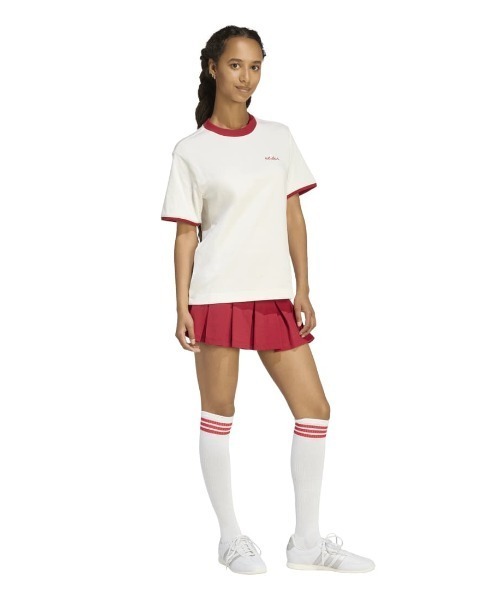 adidas（アディダス）の「アディダス adidas 刺しゅうグラフィック仕様Seasonal Essentials Colorpop Tシャツ（Tシャツ/カットソー・レディース・ブルー/オフホワイト/ブラック・S/M/L/XL）」の9枚目の写真