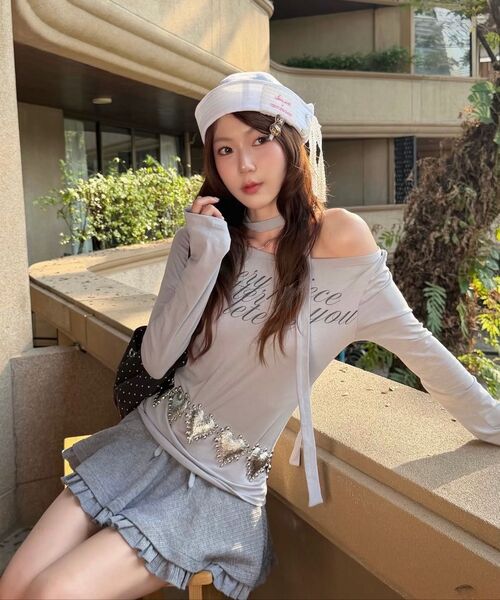 LETERIE(レテリー)の「LETTERING OFF-SHOULDER TIE LONG SLEEVE_CHARCOAL(Tシャツ/カットソー・レディース・チャコールグレー・FREE)」の8枚目の写真