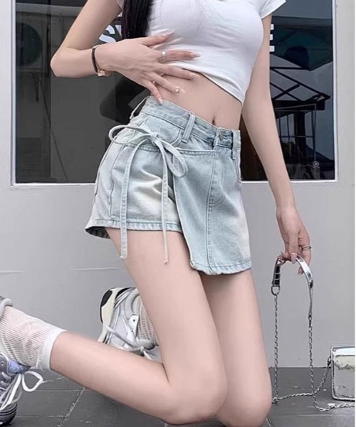 &soiree(アンドソワレ)の「サイドリボン付きデニムショートスカンツ(デニムパンツ・レディース・ブルー・X-SMALL/SMALL/MEDIUM/LARGE)」の6枚目の写真